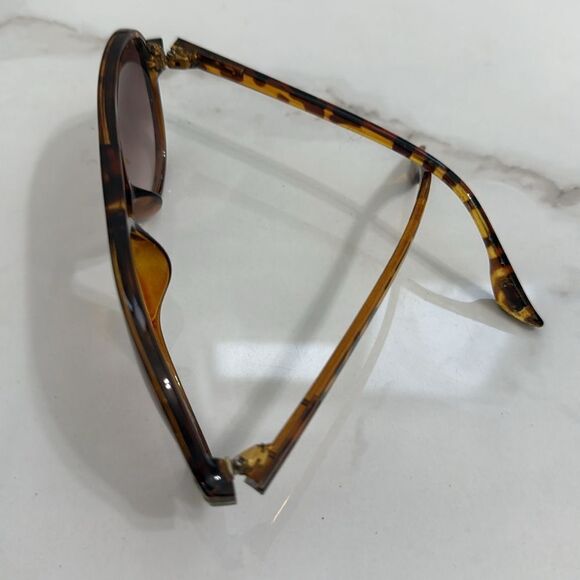 Tom Ford Tortoise Aviator Sunglasses with Brown Lenses - EXCELLENT CONDITON - - Picture 2 of 4